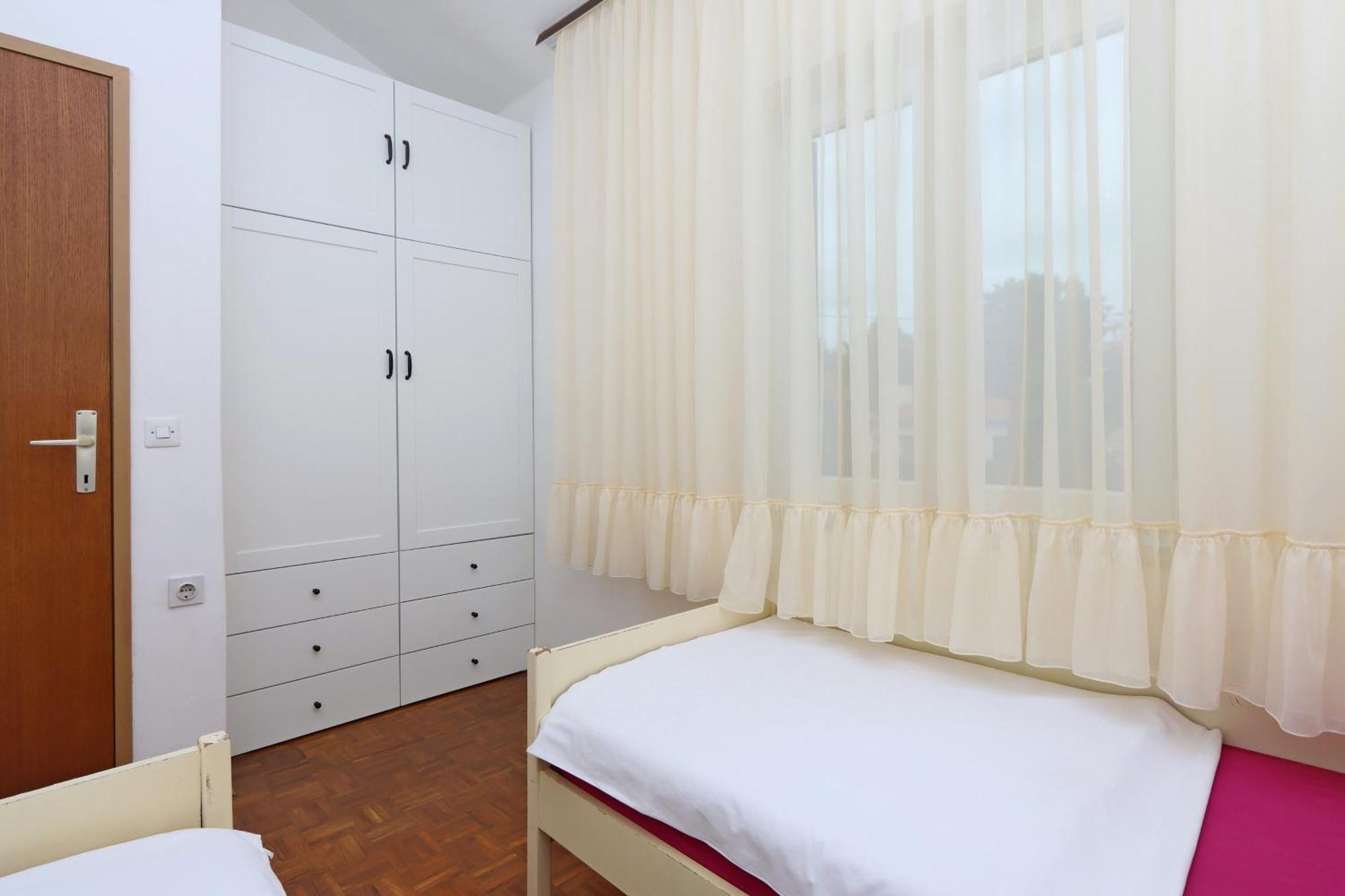 Apartments With A Parking Space Pinezici, Krk - 18967 Vrh  Δωμάτιο φωτογραφία